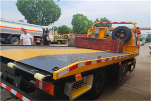 地坛公园附近拖车电话号码服务